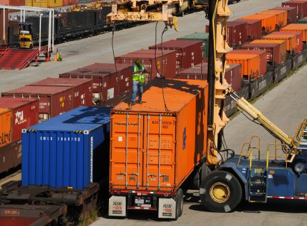 La route et le rail se retendent la main, sous l’égide de la Febetra