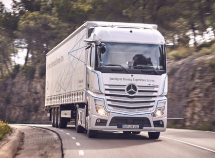 Mercedes-Benz Actros avec MirrorCam : le poids lourd sans rétroviseurs